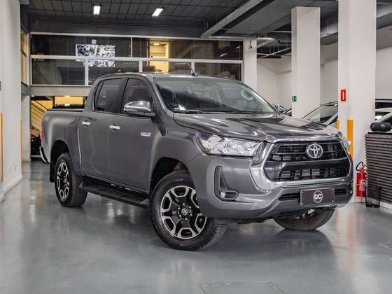 TOYOTA HILUX 2.8 D-4D TURBO DIESEL CD SRV 4X4 AUTOMÁTICO TOYOTA HILUX 2.8 D-4D TURBO DIESEL CD SRV 4X4 AUTOMÁTICO